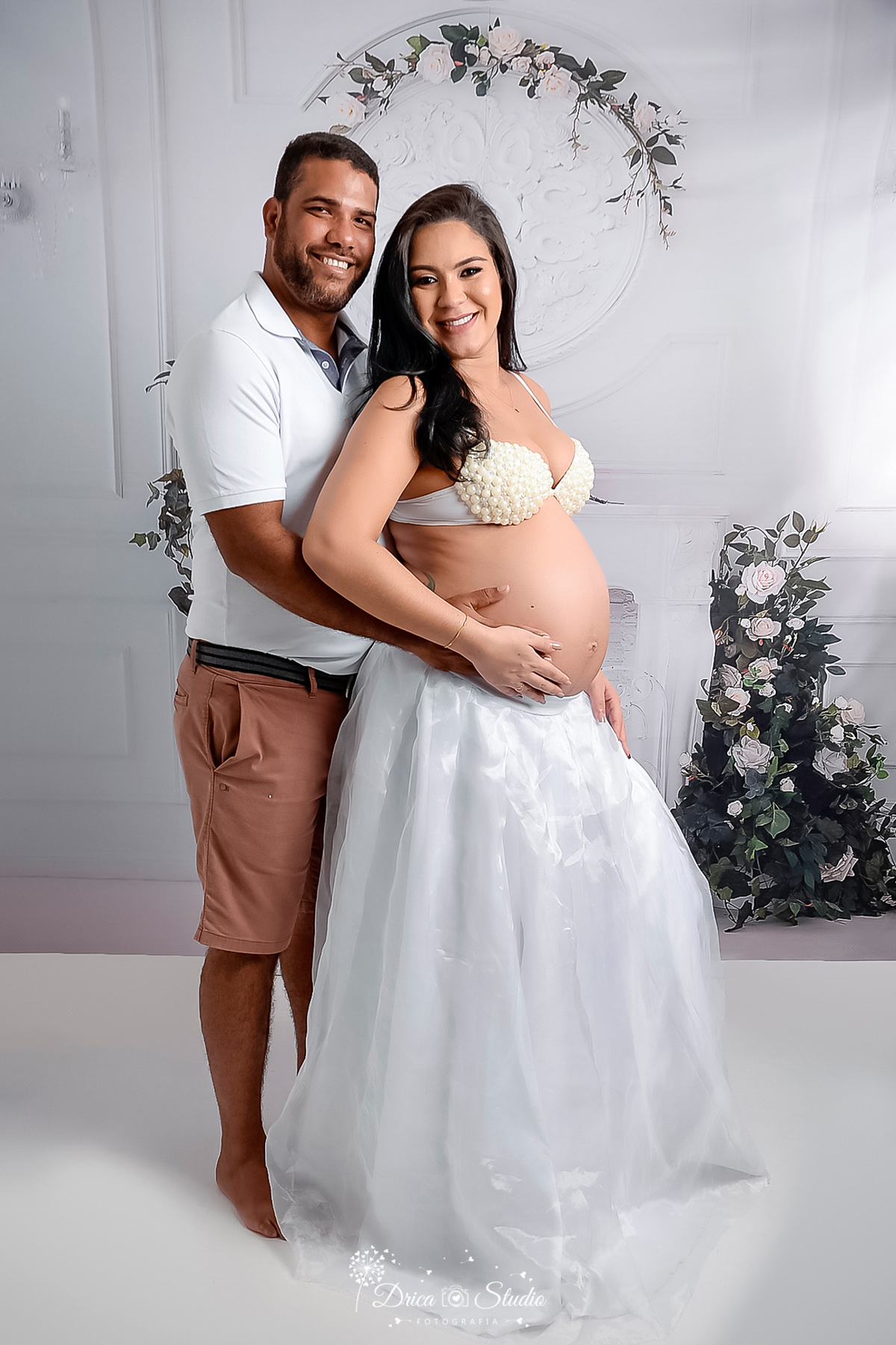 gestante - gestação - gravidez - meu mundo rosa - fotos diferentes de gestantes - pai e mãe - pacotinho de amor - á espera de uma menina - fotos gestante com cachorro - drica studio - fotografia - xinguara - pará - fotos em estúdio