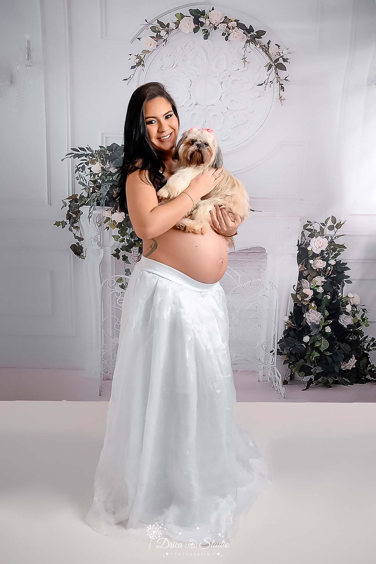 gestante - gestação - gravidez - meu mundo rosa - fotos diferentes de gestantes - pai e mãe - pacotinho de amor - á espera de uma menina - fotos gestante com cachorro - drica studio - fotografia - xinguara - pará - fotos em estúdio
