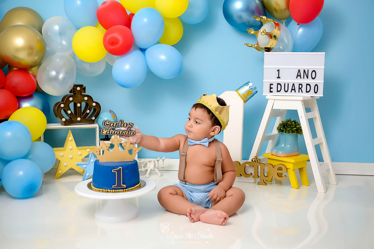 smash de cake - 1 aninho - príncipe - cenário de príncipe - one - bolo - destruindo bolo - fotos em estúdio -  Eduardo - meu primeiro aninho - xinguara - pará - drica studio fotografia - balões