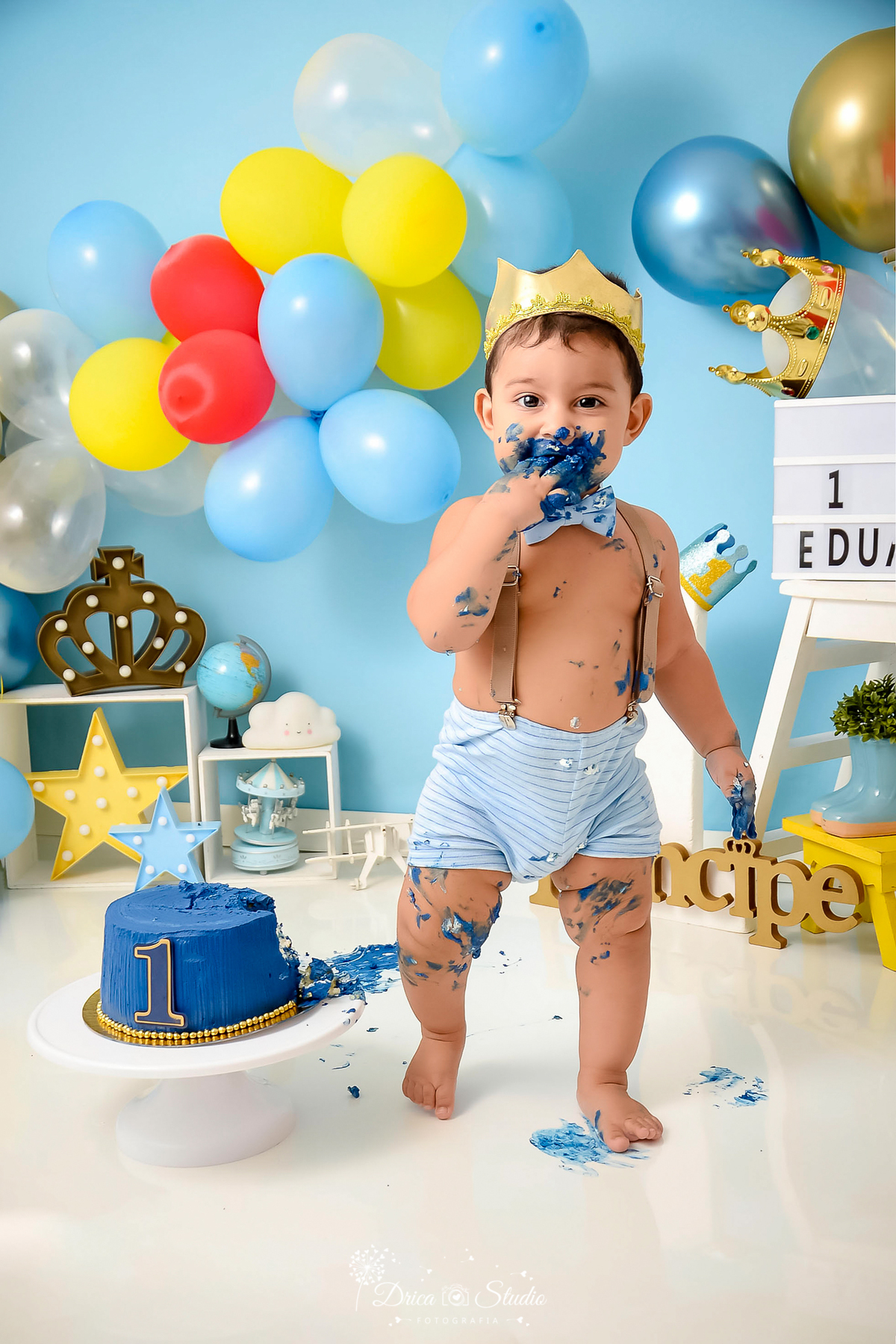 smash de cake - 1 aninho - príncipe - cenário de príncipe - one - bagunça -  bolo - destruindo bolo - fotos em estúdio -  Eduardo - meu primeiro aninho - xinguara - pará - drica studio fotografia - balões
