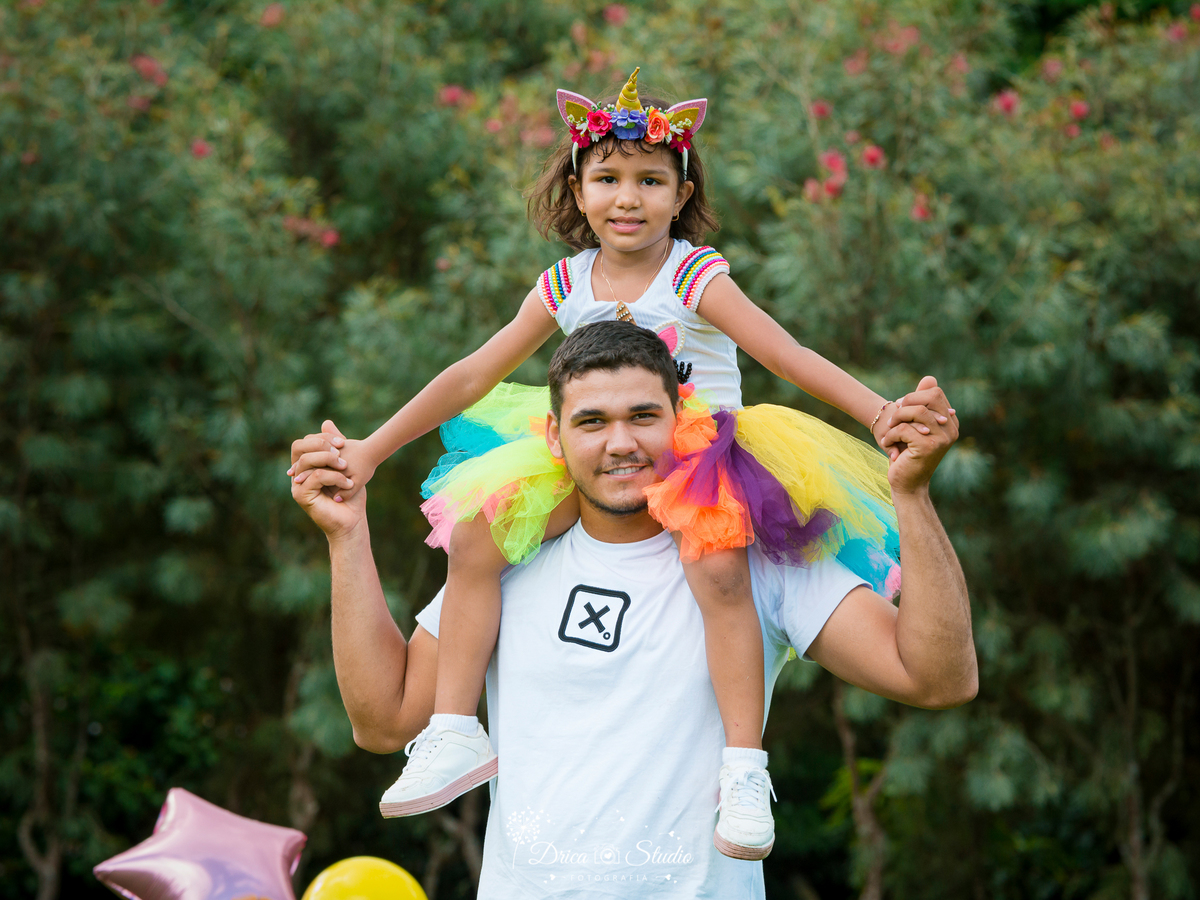 Família - ensaio externas - ensaio ao ar livre - 5 anos - infantis -  profissionais - unicórnio - book infantil - kids - ensaio externo com o papai - meu mundo rosa -pai e mãe - filha - Drica studio fotografia - Xinguara - Pará 