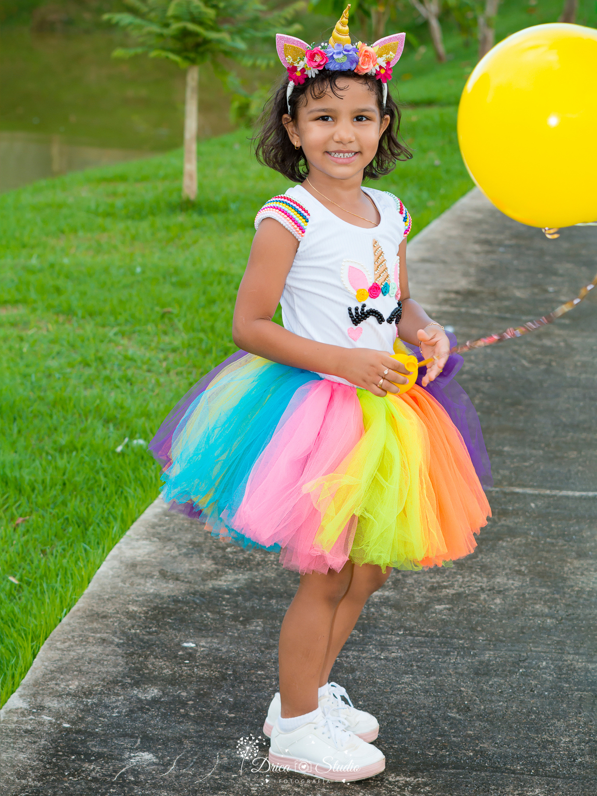 Família -  externas -  ao ar livre - 5 anos -  infantis - profissionais - unicórnio - book infantil - kids - menina - meu mundo rosa -pai e mãe - filha - Drica studio fotografia - Xinguara - Pará 