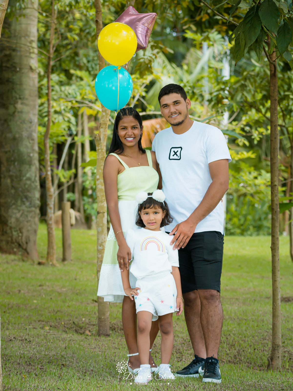 Família -  externas -  ao ar livre - 5 anos -  infantis -  profissionais - unicórnio - book infantil - kids - menina - meu mundo rosa -pai e mãe - filha - Drica studio fotografia - Xinguara - Pará 