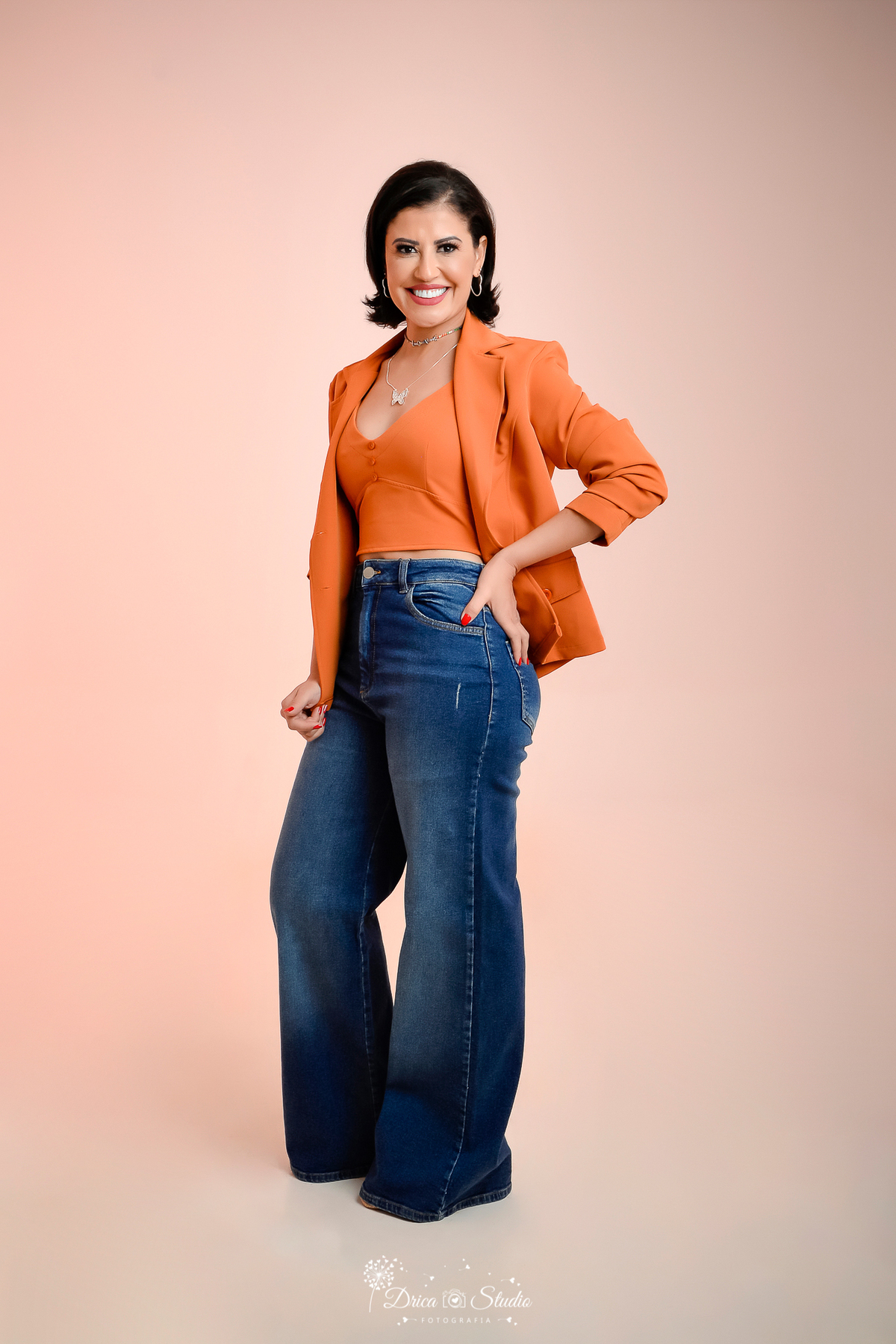 Studio Xinguara Para - book adulto - fotos em Studio Xinguara para - calça jeans - moda elegante  - fotos com blazer  