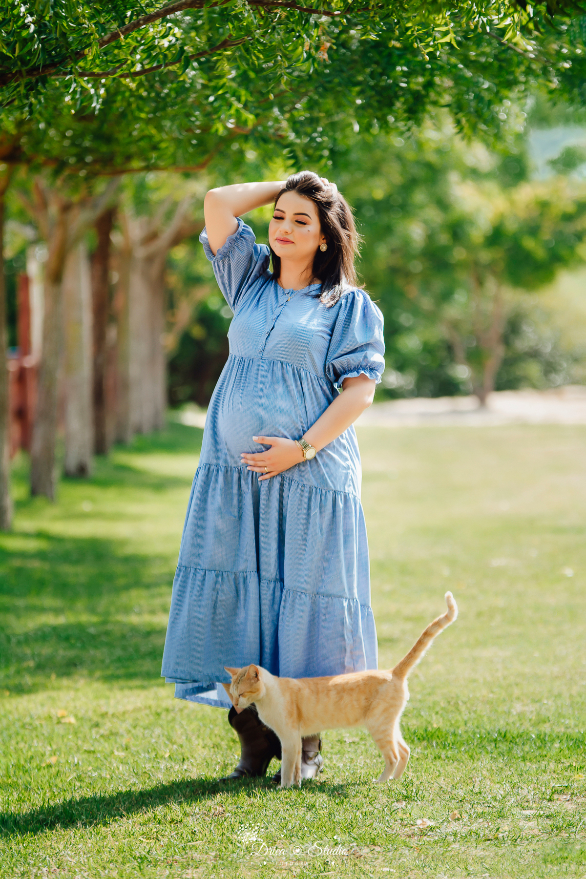 Drica Studio Fotografias  - Drica Studio Xinguara Para - ensaios externos - Gestação - book de gestante - mão na barriga - fotos de gestante ao ar livre 