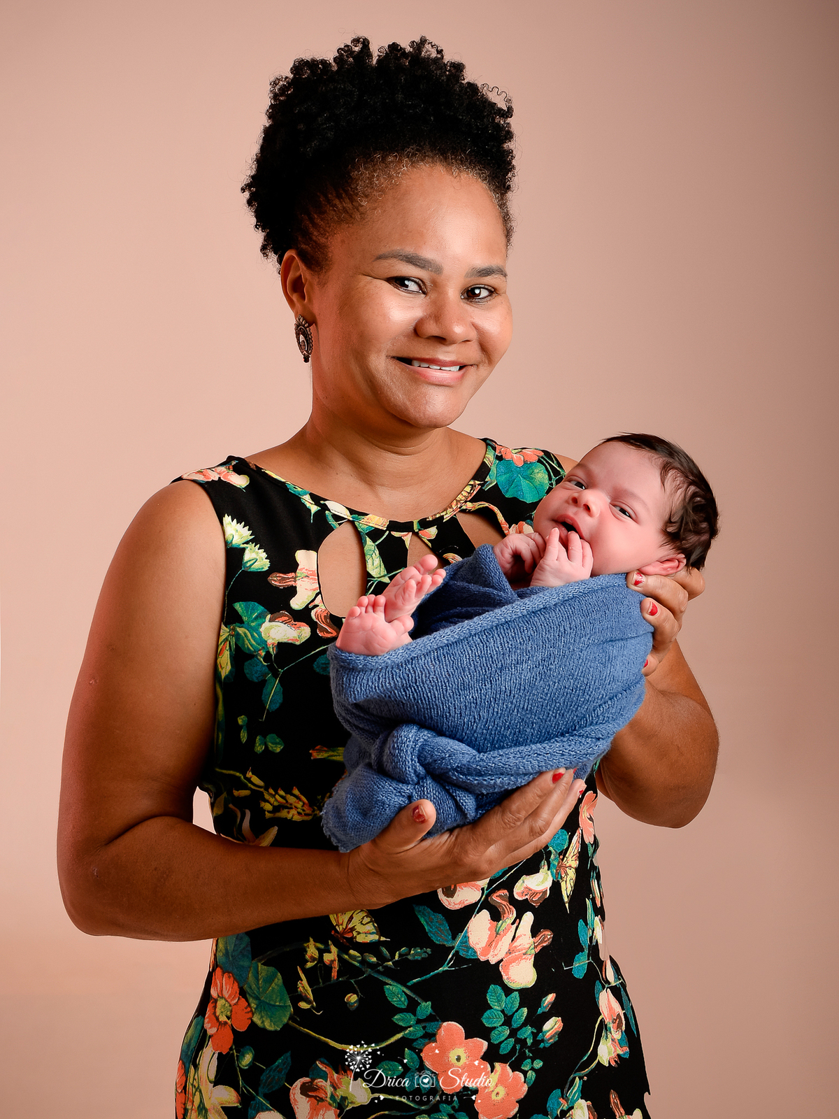 Drica Studio - Drica Studio Fotografias - Drica Studio Xinguara PÁ - ensaio Newborn - colinho vovó - acompanhamento mensal - infantil - bebe - menino - 8 dias 