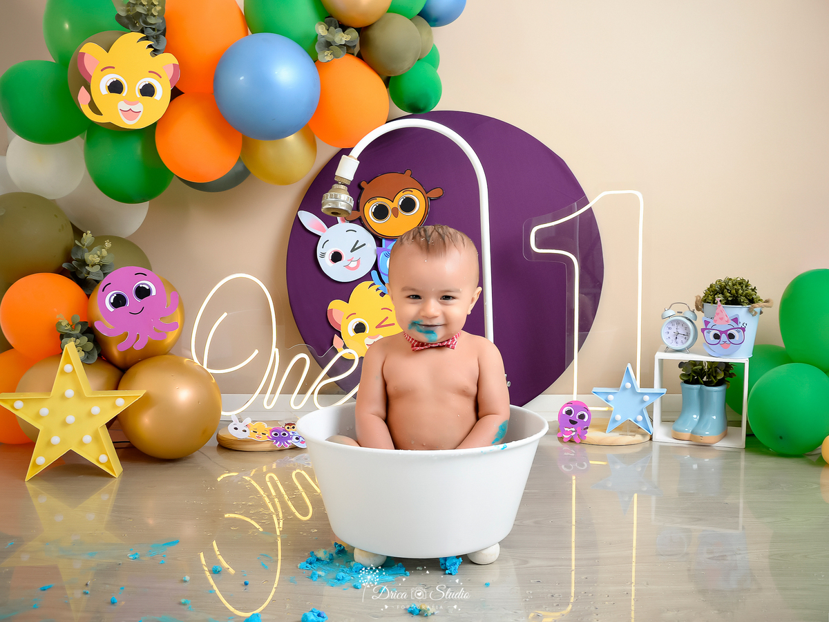 Drica Studio - Drica Studio Fotografias - Xinguara Pará - cenário smash the cake - banheira - bebe - chuveiro - balões - numero 1 - One 