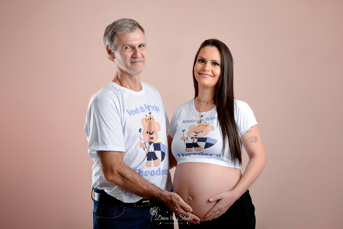 Drica Studio - Drica Studio fotografias - Xinguara Pará - ensaio de gestante - Studio - gravida -vovó e vovô -mãe de menino - avós -  pai e filha - camisas de príncipe - primeiro neto 