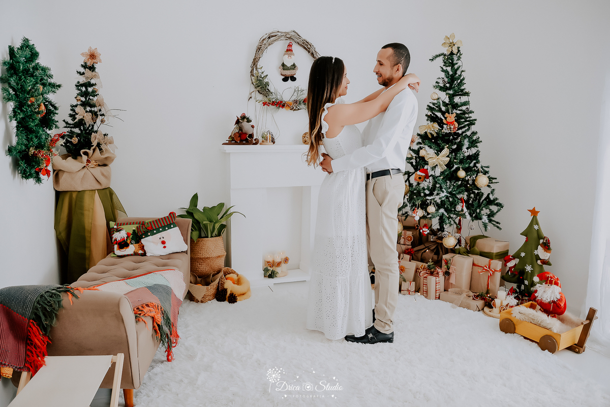 Drica Studio - Drica Studio Fotografias - Xinguara Pará - fotos  de casal - Studio - pré wenddig  Studio - casamento - apaixonado - ensaio casal - abraçados - cenário natal 