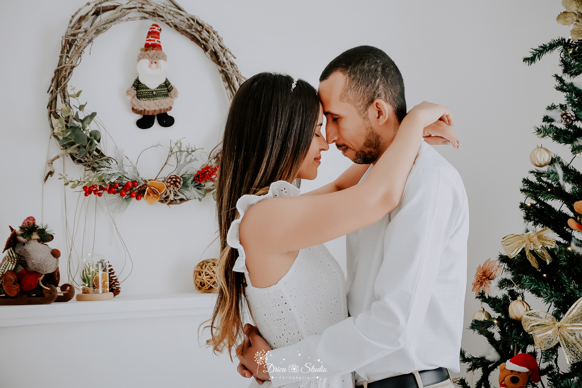 Drica Studio - Drica Studio Fotografias - Xinguara Pará - fotos  de casal - Studio - pré wenddig  Studio - casamento - apaixonado - ensaio casal - abraçados - cenário natal 