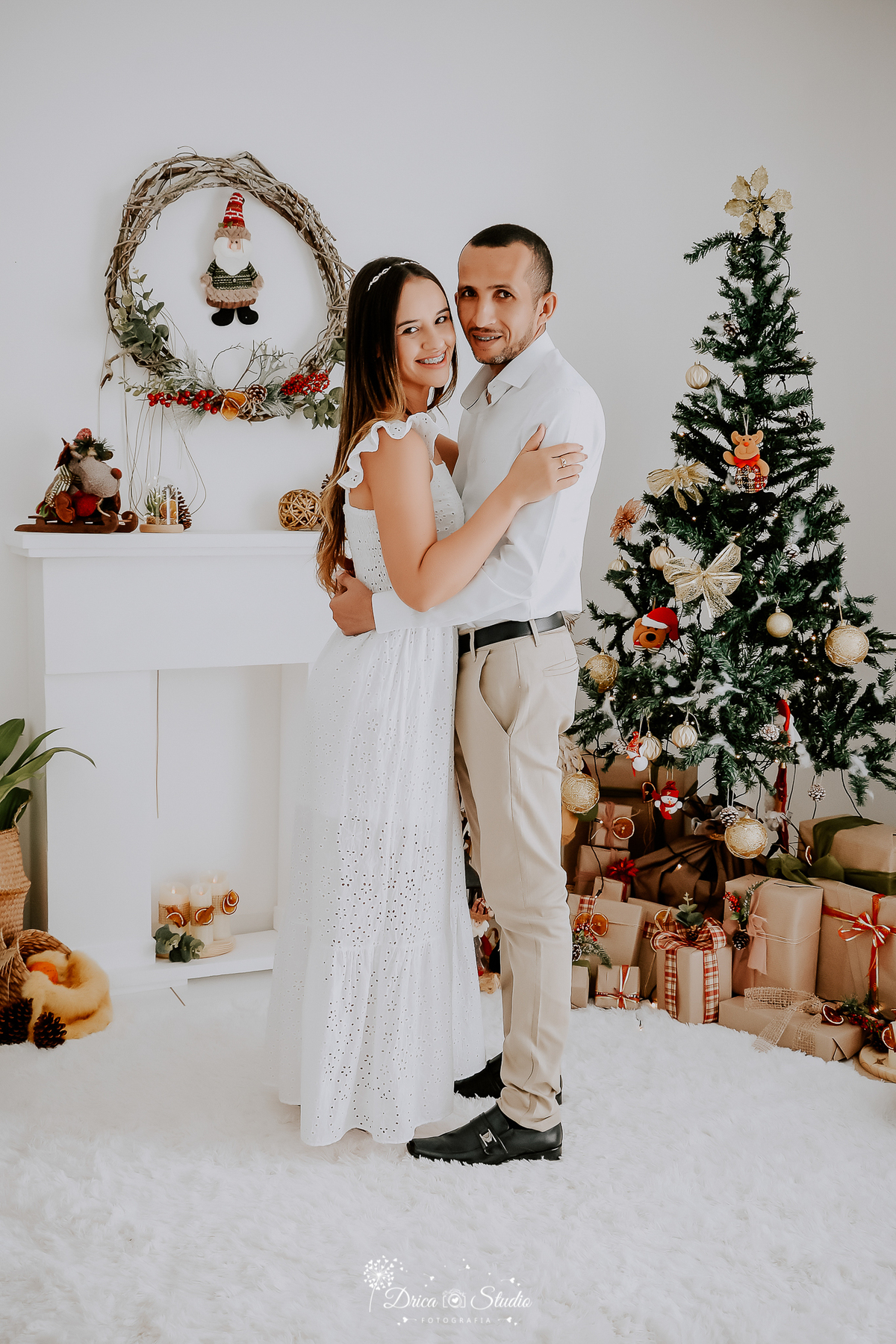 Drica Studio - Drica Studio Fotografias - Xinguara Pará - fotos  de casal - Studio - pré wenddig  Studio - casamento - apaixonado - ensaio casal - abraçados - cenário natal 