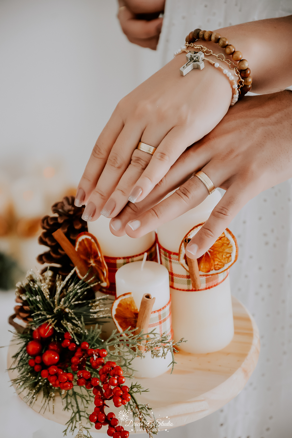 Drica Studio - Drica Studio Fotografias - Xinguara Pará - fotos  de casal - Studio - pré wenddig  Studio - casamento - apaixonado - ensaio casal - abraçados - cenário natal - alianças 