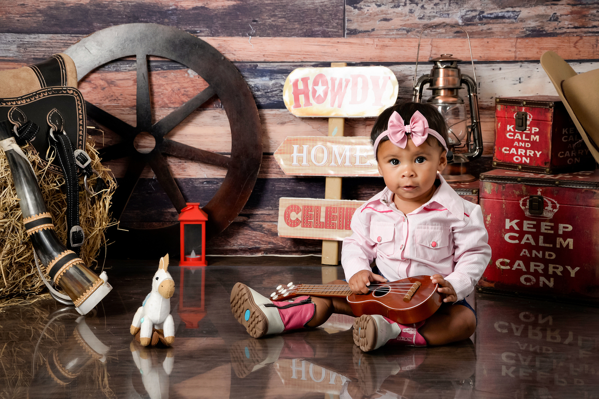 fotografia-de-criança ensaio-infantil studio-em-xinguara acompanhamento-mensal-infantil country ensaio-country cenário-infantil