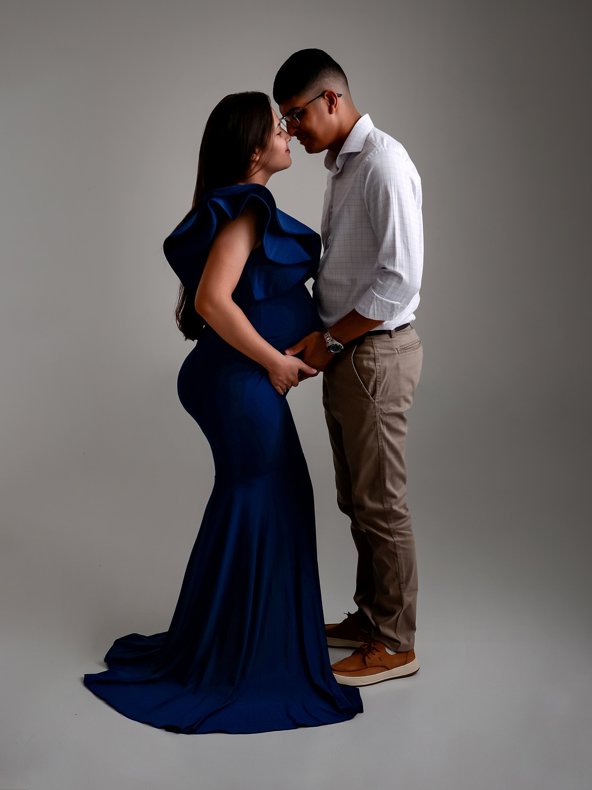 Drica Studio - Ensaio fotográfico-gestante-ensaio-azul- Xinguara- masculino - casal - masculino - beijo 