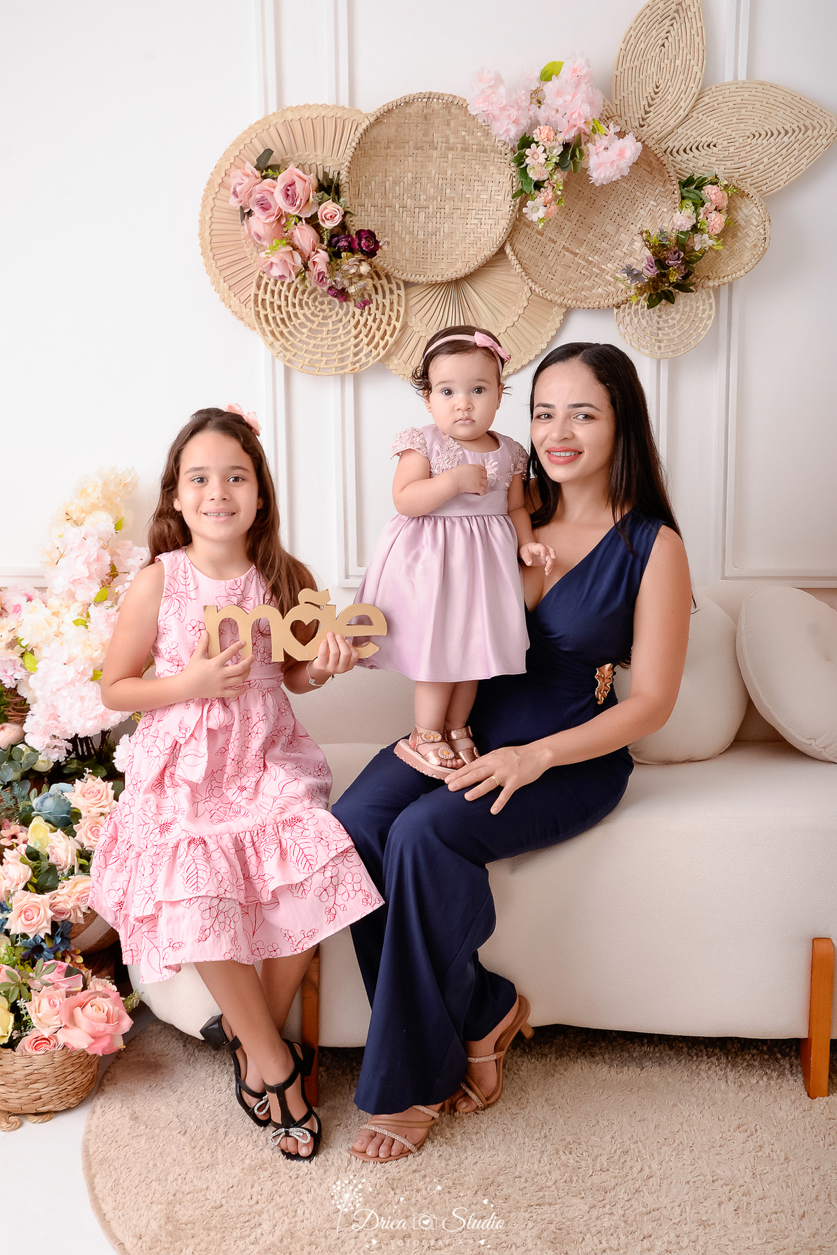 mães e filhas -  fotos dias das mães -  cenário dia das mães - acompanhamento mensal - cenário com flores - 