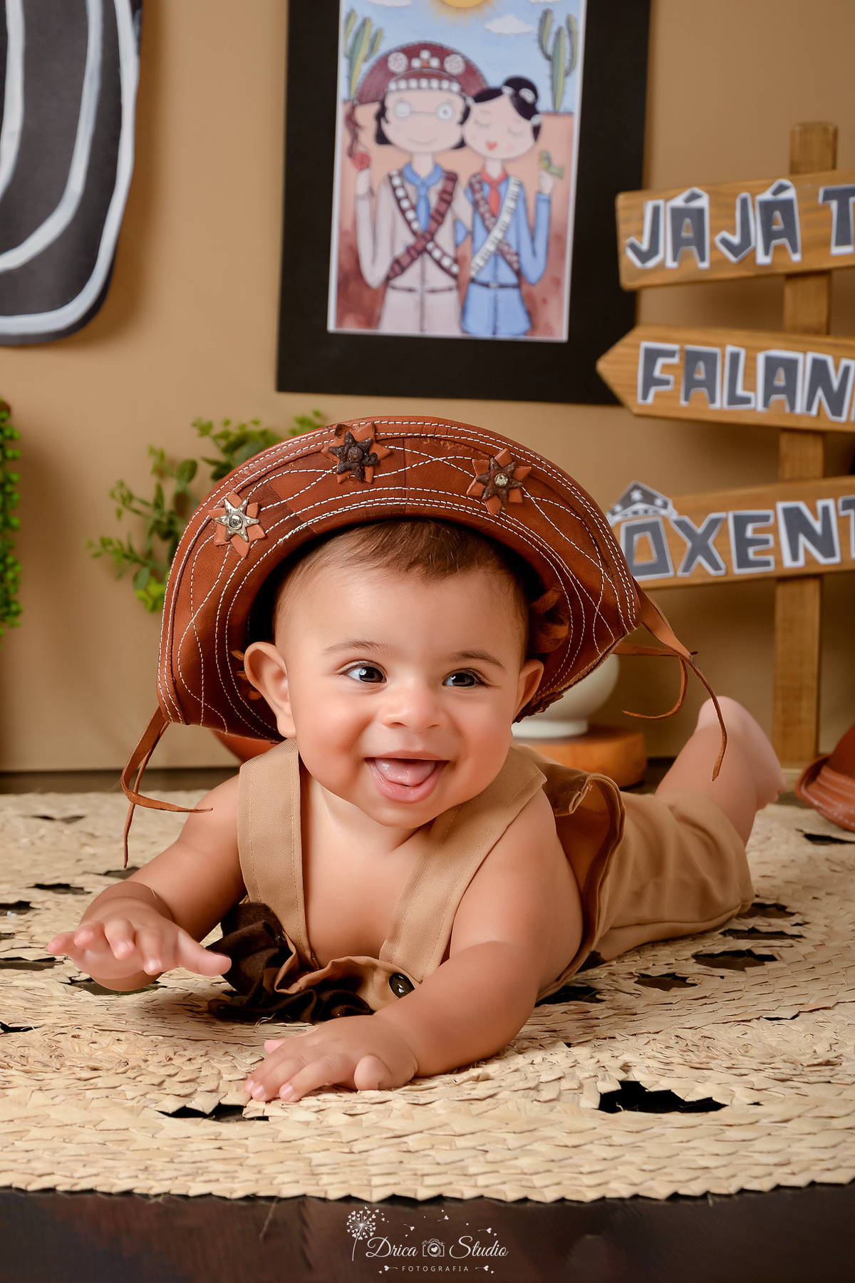 -DricaStudio -AcompanhamentoMensal -FotografiaInfantil -XinguaraPA -Cordel -Nordeste -EnsaioInfantil -Bebês -MemóriasParaSempre - usando chaoeu de couro 