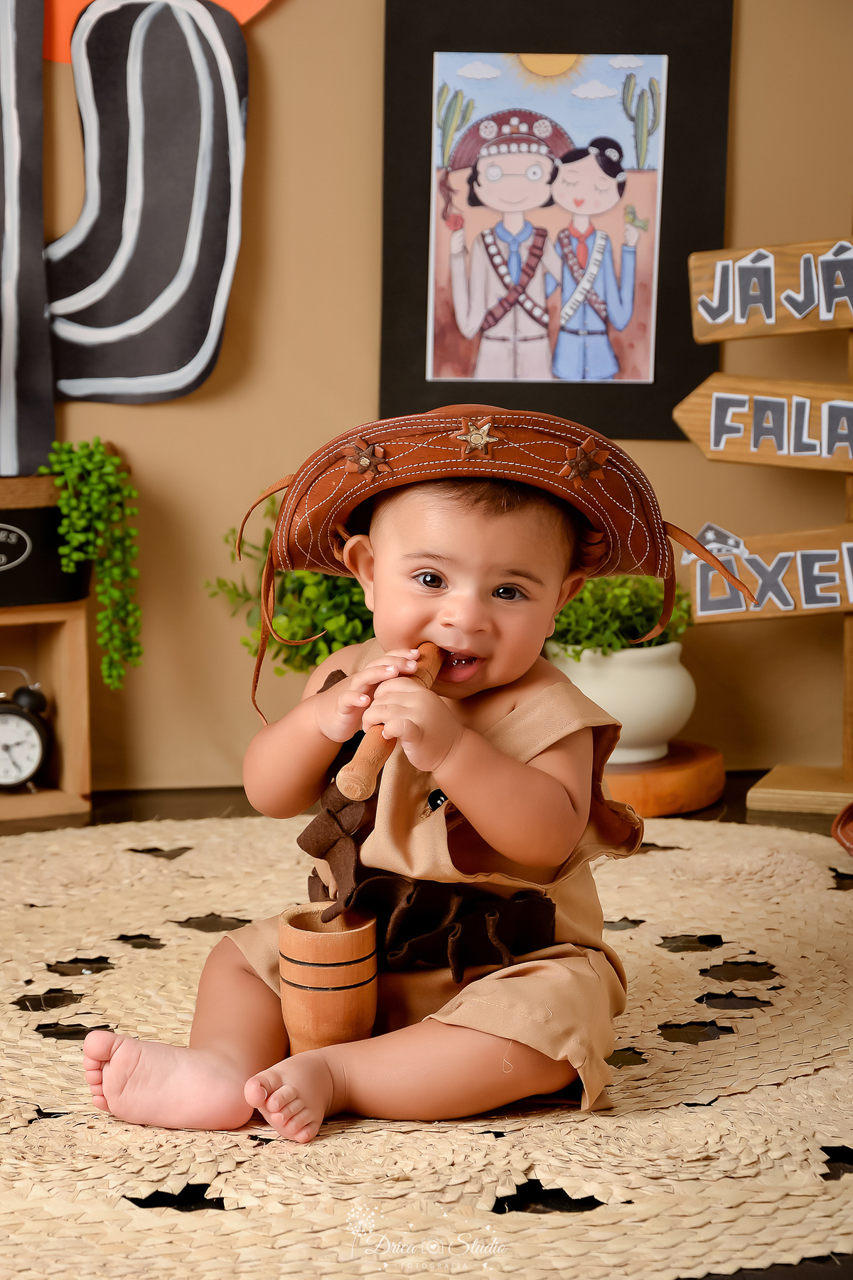 -DricaStudio -AcompanhamentoMensal -FotografiaInfantil -XinguaraPA -Cordel -Nordeste -EnsaioInfantil -Bebês -MemóriasParaSempre - usando chaoeu de couro 
