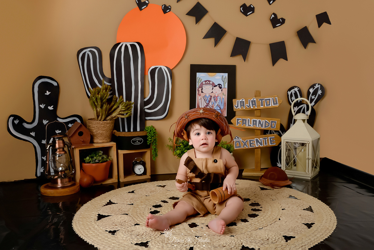 -DricaStudio -AcompanhamentoMensal -FotografiaInfantil -XinguaraPA -Cordel -Nordeste -EnsaioInfantil -Bebês -MemóriasParaSempre- usando chaoeu de couro 