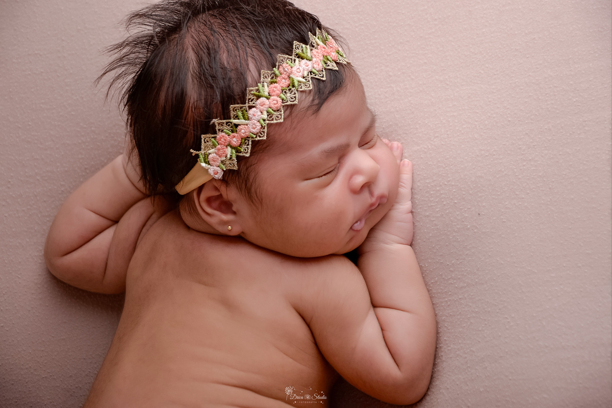 m nascida - ensaio newborn - ensaio famila - 18 dias de vida - babygril - drica studio - xinguara - pará - foto newborn - 