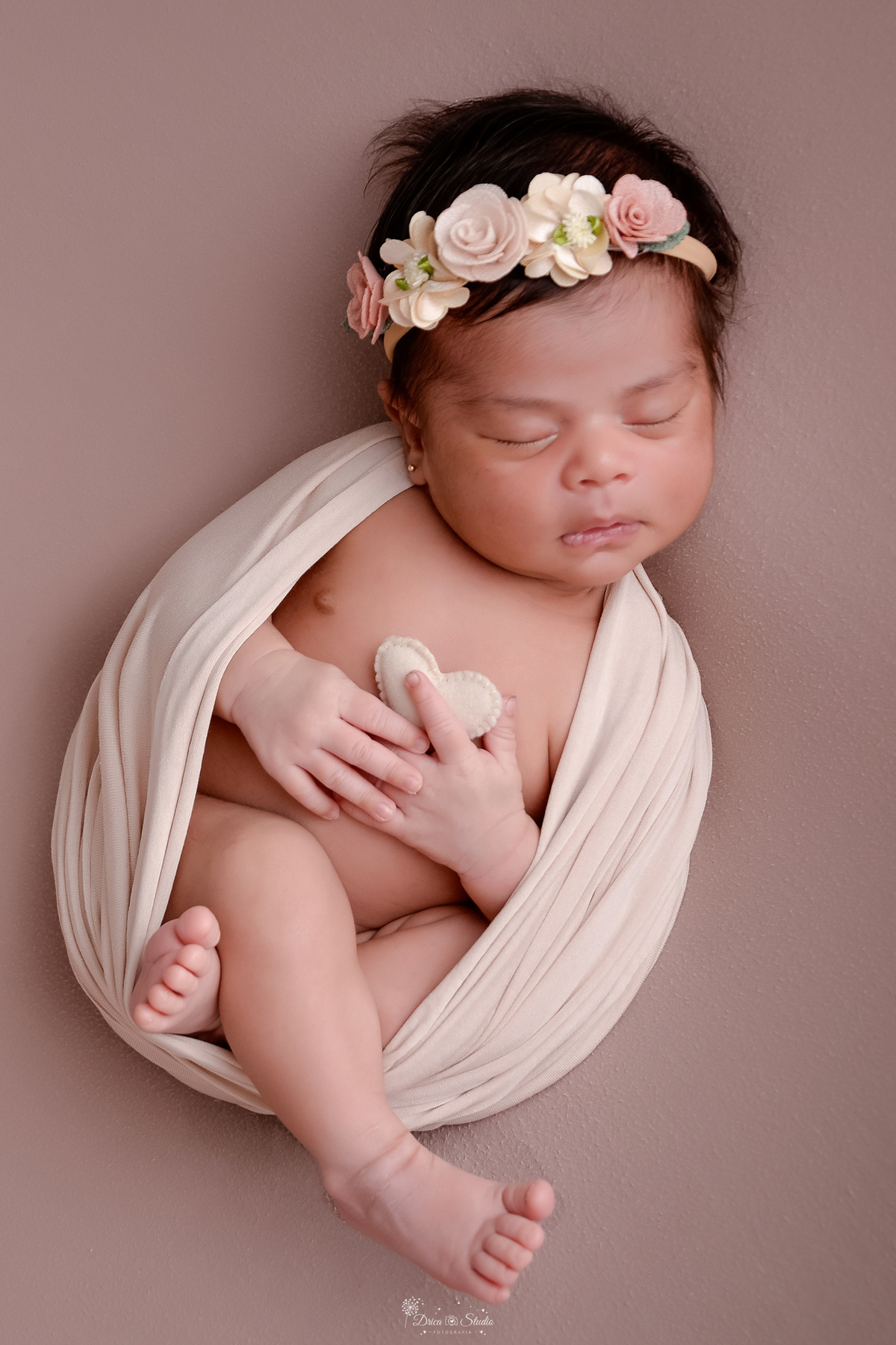 m nascida - ensaio newborn - ensaio famila - 18 dias de vida - babygril - drica studio - xinguara - pará - 