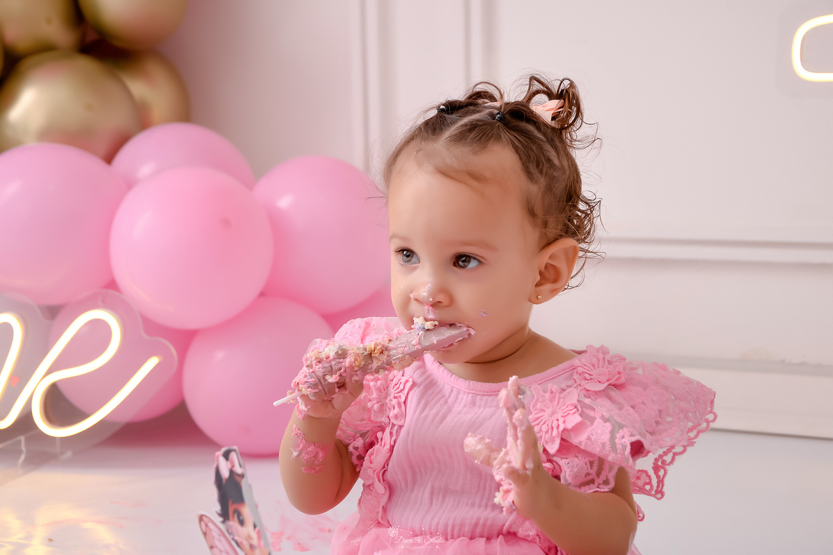smash the cake - 1 aninho - ensaio infantil - primeiro aninho - drica studio - xinguara - pará - bebe experimentandoo bolo - 