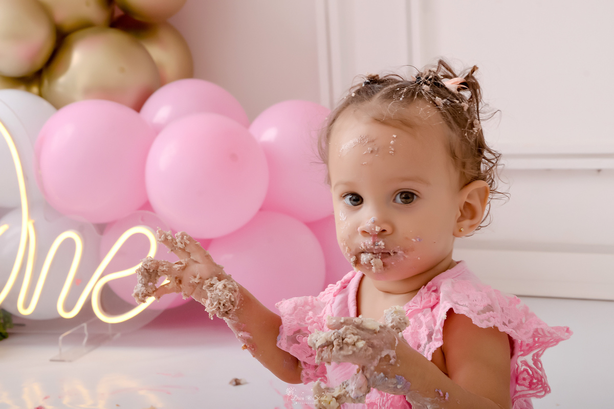 smash the cake - 1 aninho - ensaio infantil - primeiro aninho - drica studio - xinguara - pará - bebe comendoo bolo de aniversario - 