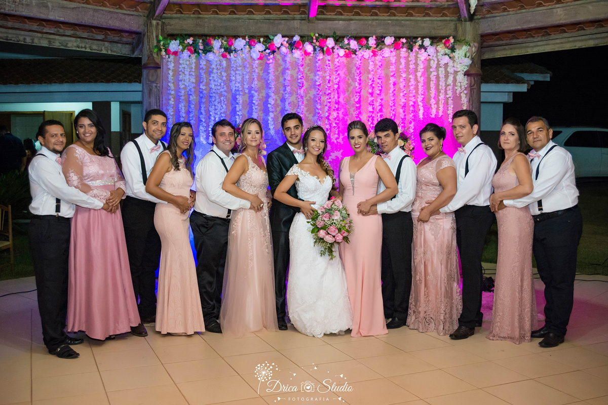 Decoração de casamento-Casamento em Xinguara-Pará- Fotografo de Casamento- Drica Studio Fotografia- Noivos e Padrinhos- festa de casamento- roupas de padrinhos padronizados- madrinhas de casamento- padrinhos do noivo.Xinguara-Pará.
