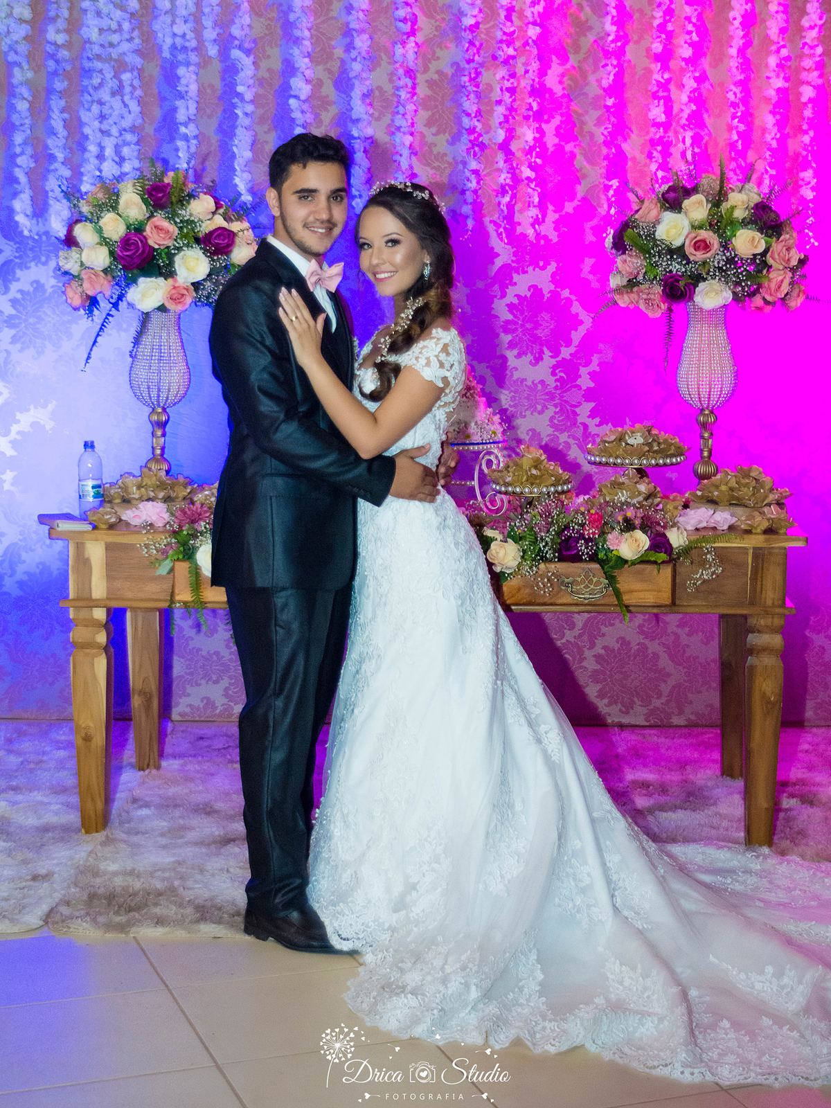 Decoração de casamento-Casamento em Xinguara-Pará- Fotografo de Casamento- Drica Studio Fotografia- linda festa de Casamento, noivo e noiva- registrando seu casamento- lindo Casal- Xinguara- Casamento- fotografo- bela decoração de casamento. recém casados
