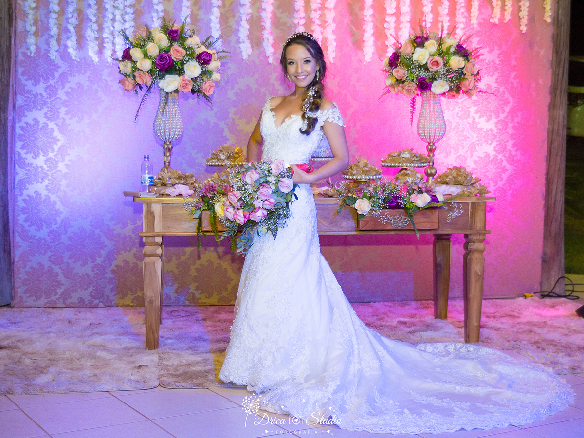 Noiva de casamento- Xinguara- Decoração de casamento-Casamento em Xinguara-Pará- Fotografo de Casamento- Drica Studio Fotografia- Noiva perfeita- lindo vestido de noiva- boque de noiva-festa de casamento em Xinguara- Lindas fotos de casamento. dicas.