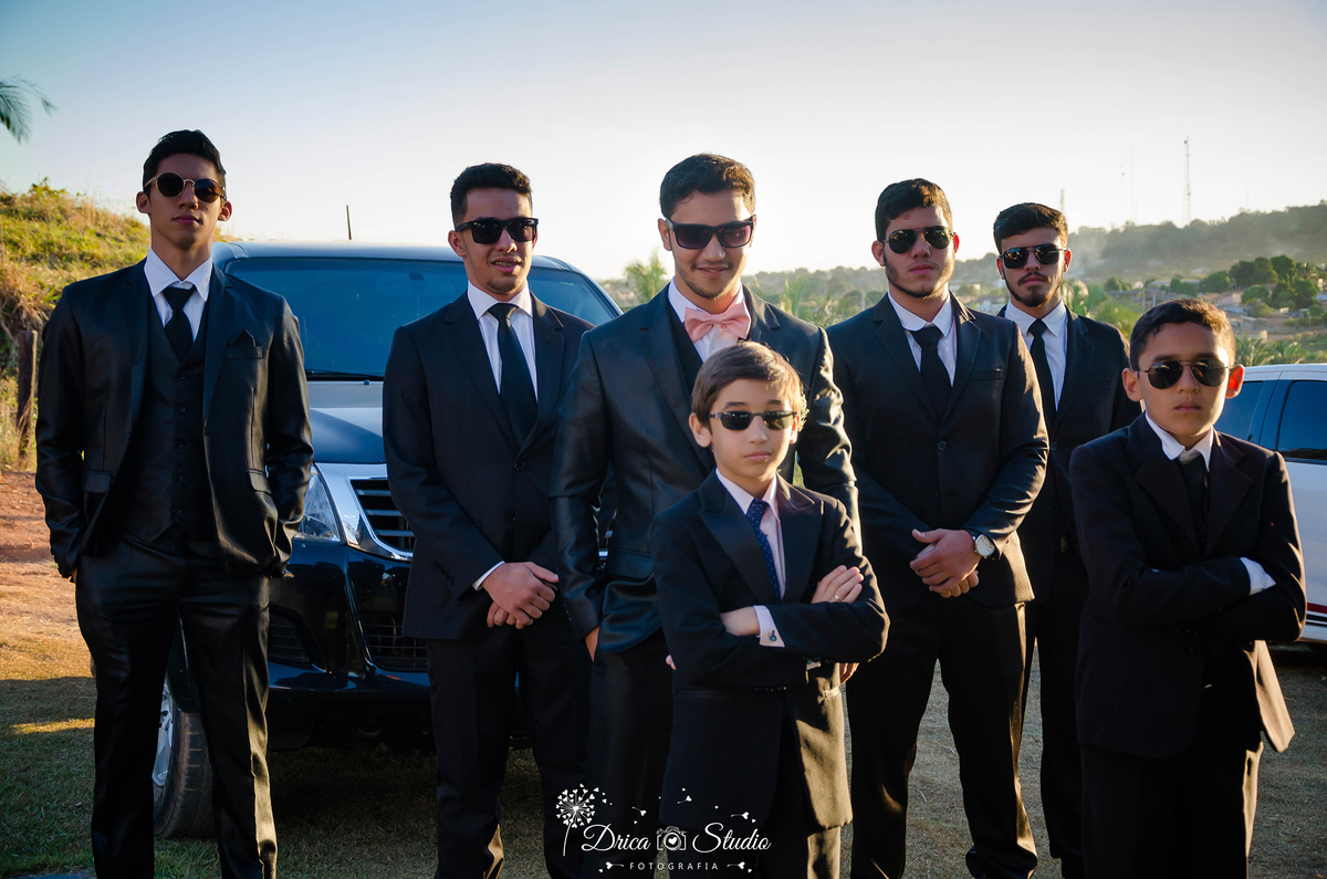 Noivo com Guarda costa- homens de preto- Decoração de casamento-Casamento em Xinguara-Pará- Fotografo de Casamento- Drica Studio Fotografia- fotografa para casamento- Pará .