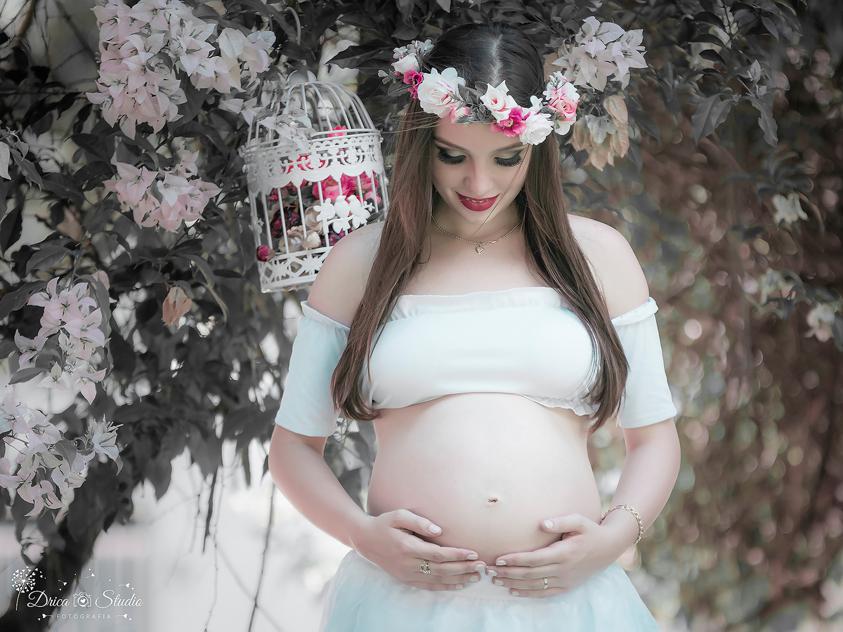 Ensaio de gestante-esperando Clara-uma Fada-coroa de flor-Fotógrafa de gestante em Xinguara-Pará-Drica Studio Fotografia-Book de gestante-ensaio externo- gravida e linda-fotógrafa de família-melhor fotógrafa- fotografa em Xinguara-maternidade.