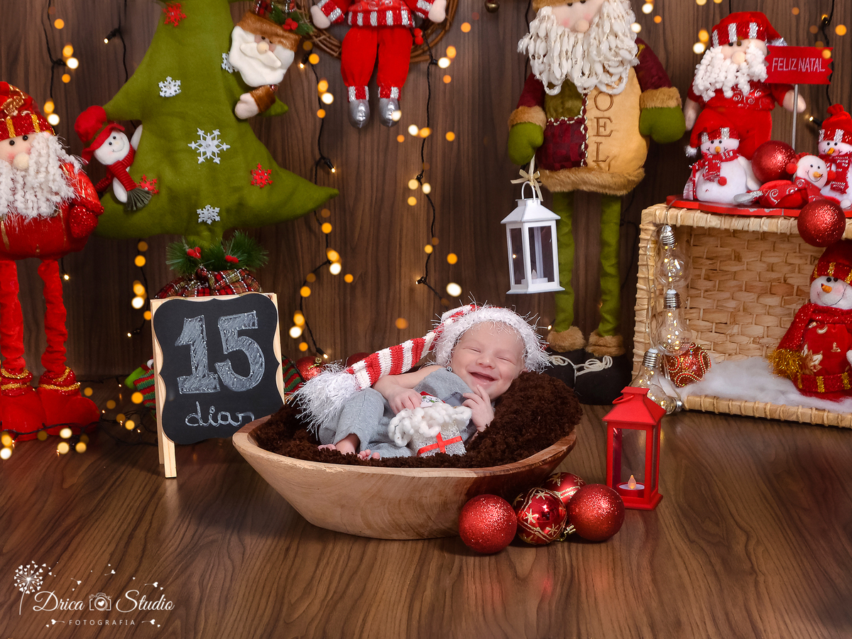 Ensaio de Natal- Presente de Natal- Meu Primeiro Natal-Fotografa de família-newborn-Bebê sorrindo-sessão de Natal-infantil-acompanhamento-Drica Studio fotografia-fotógrafa em Xinguara-Fotografa de bebês-Natal Feliz-Pará.