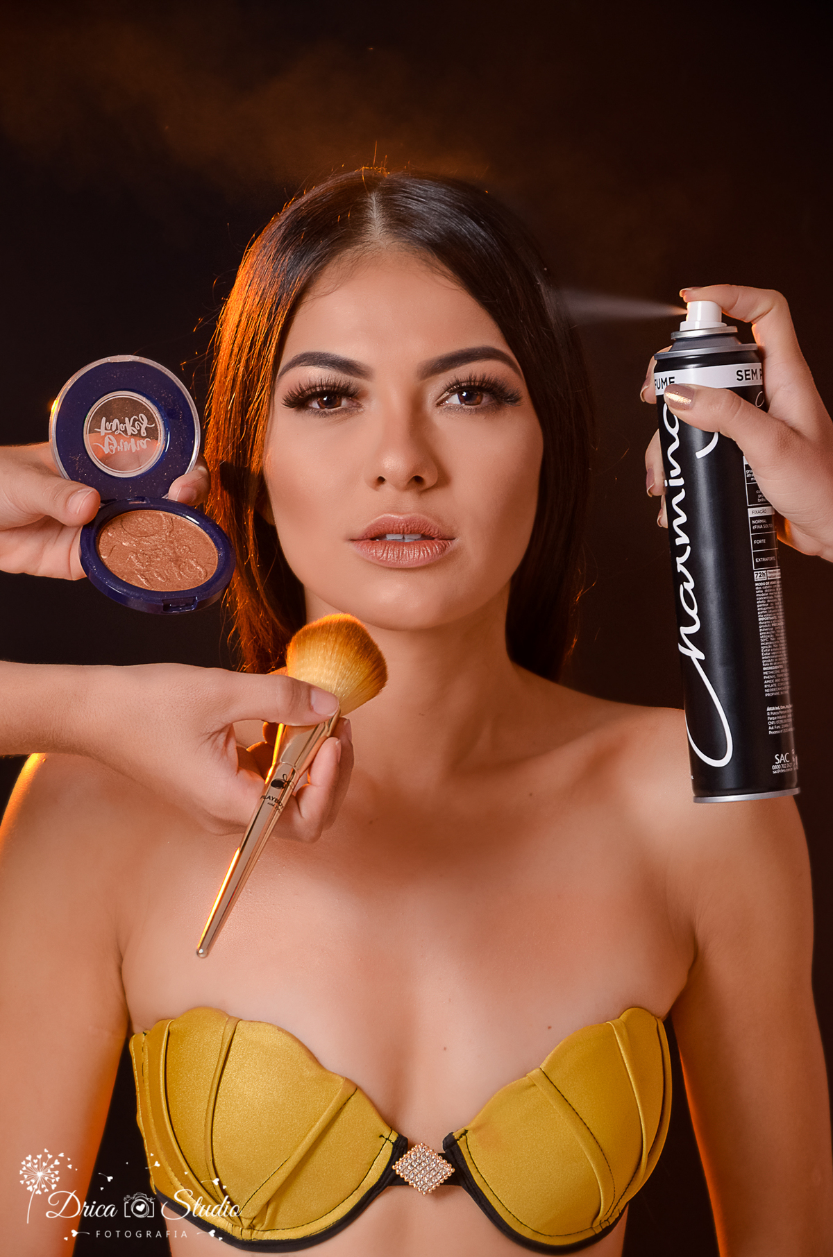 ensaio fotográfico-candidata a miss Pará-elegância-simpatia-beleza-Splay de cabelo-maquiagem delicada-bocão-advogada-Fabrícia Lima-Book Estúdio- fundo preto-fotografa em Xinguara-melhor fotografa-Drica Studio Fotografia.