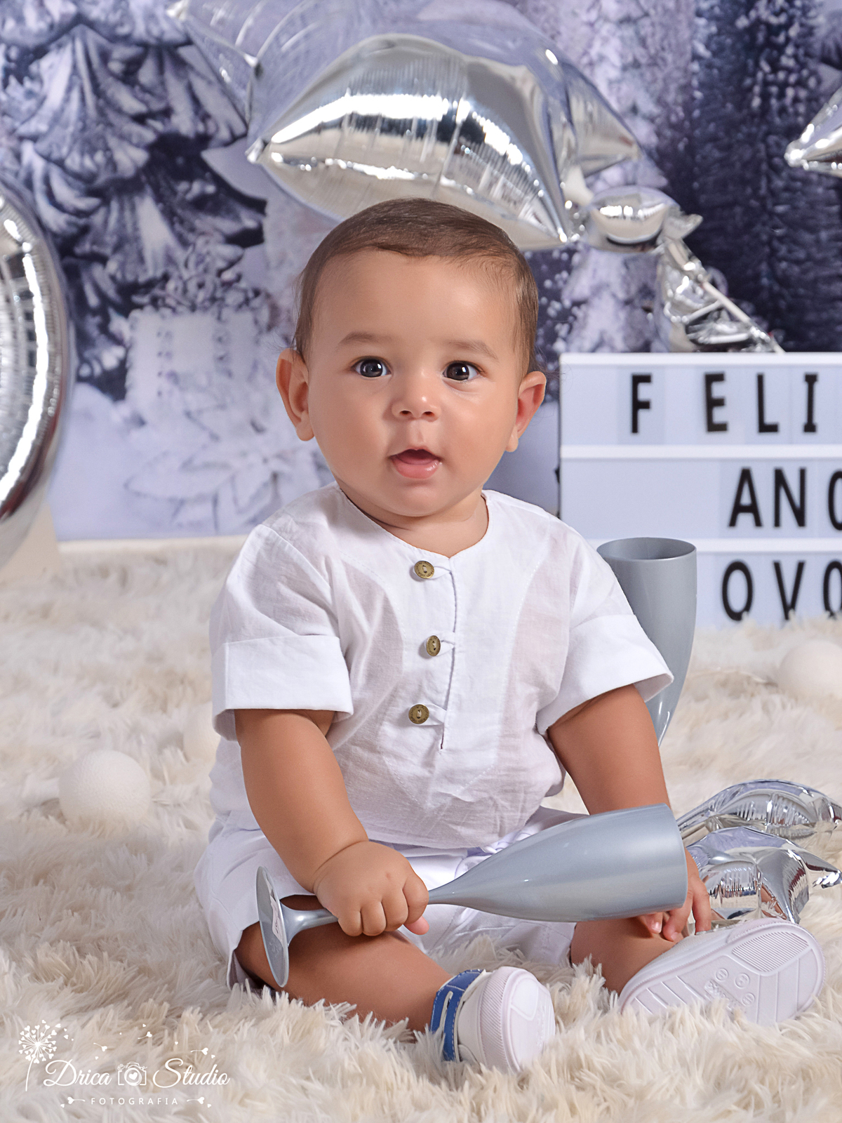 Ensaio infantil-Ano Novo-cenário 2019- réveillon 2019-Book-lindo-Feliz-bebê de branco-acompanhamento-ensaio mês a mês-ensaio de criança-estúdio infantil- Fotografa de família-Mamãe bebê-Fotografa em Xinguara- Drica Studio Fotografia-Pará.