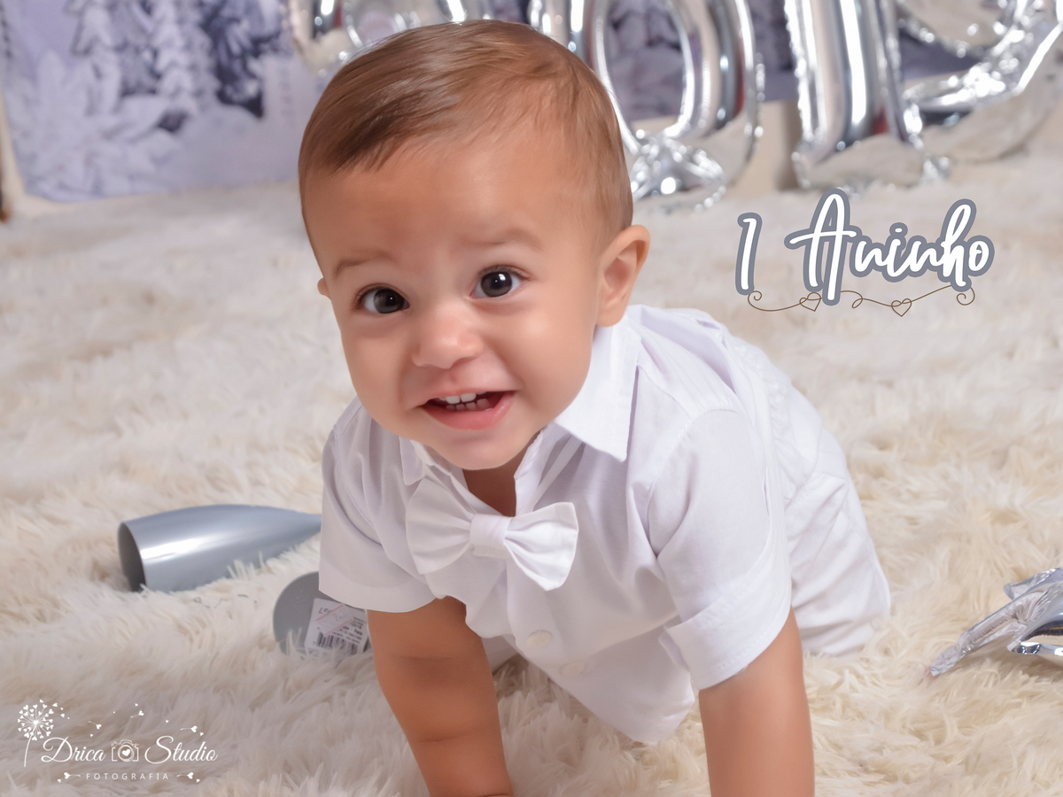 Ensaio infantil-Ano Novo-cenário 2019- réveillon 2019-Book-lindo-bebê de branco-feliz-gravata-acompanhamento-ensaio mês a mês-ensaio de criança-estúdio infantil- Fotografa de família-Mamãe bebê-Fotografa em Xinguara- Drica Studio Fotografia-Pará.