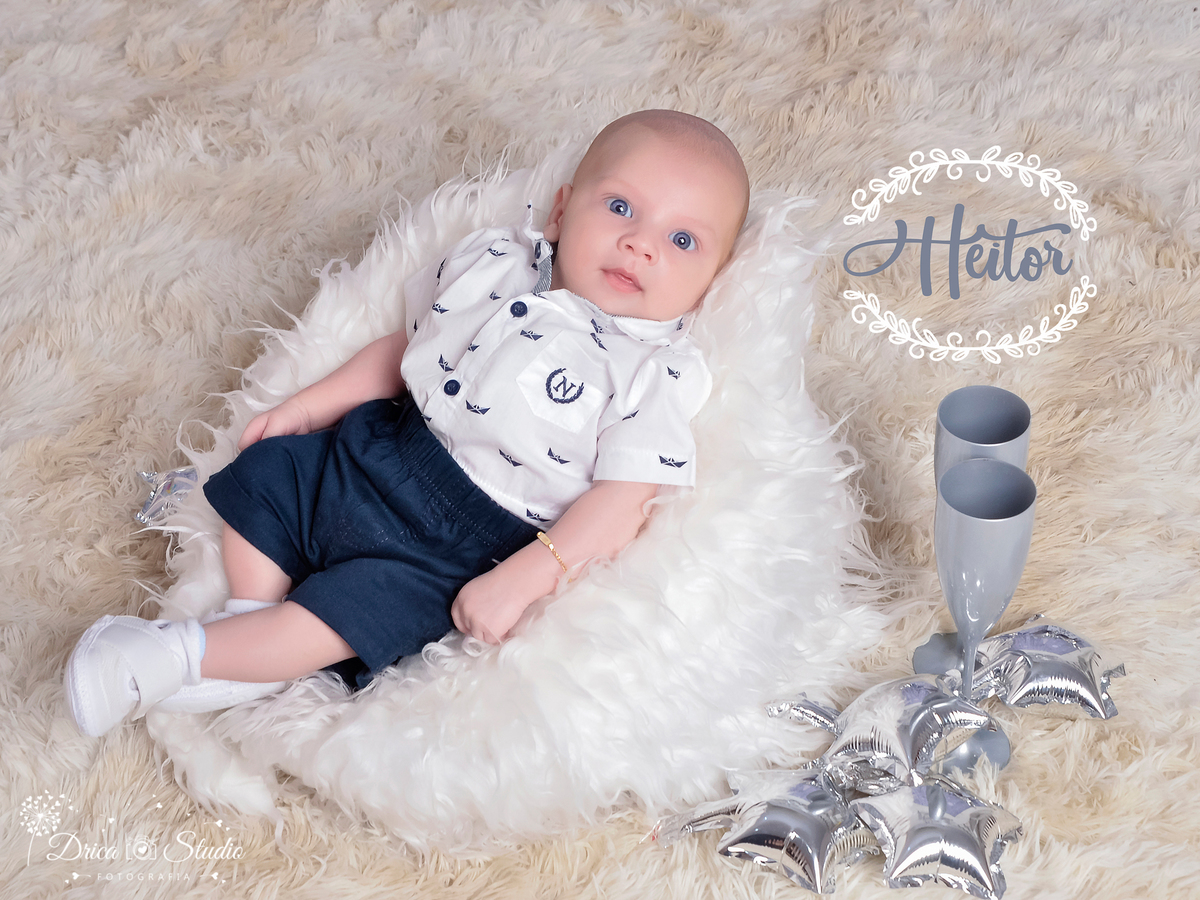 Ensaio infantil-Ano Novo-cenário 2019- réveillon 2019-Book-bebê no cesto-lindo-taça prata-acompanhamento-ensaio mês a mês-ensaio de criança-estúdio infantil- Fotografa de família-Mamãe bebê-Fotografa em Xinguara- Drica Studio Fotografia-Pará.