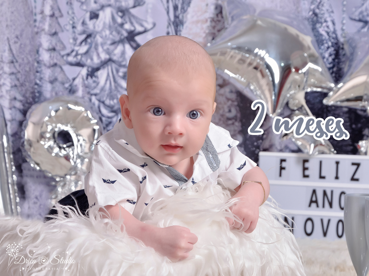 Ensaio infantil-Ano Novo-cenário 2019- réveillon 2019-Book-bebê lindo-balões prata-acompanhamento-ensaio mês a mês-ensaio de criança-estúdio infantil- Fotografa de família-Mamãe bebê-Fotografa em Xinguara- Drica Studio Fotografia-Pará.