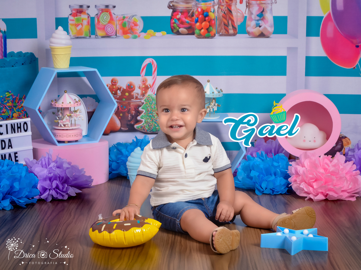 Ensaio infantil-cenário doce-gostoso-colorido- divertido-docinho da mamãe-Book infantil-acompanhamento-felicidade- brigadeiro-Gael -rosa e azul-criança-estúdio infantil- Fotografa de família-Fotografa em Xinguara- Drica Studio Fotografia-Pará.