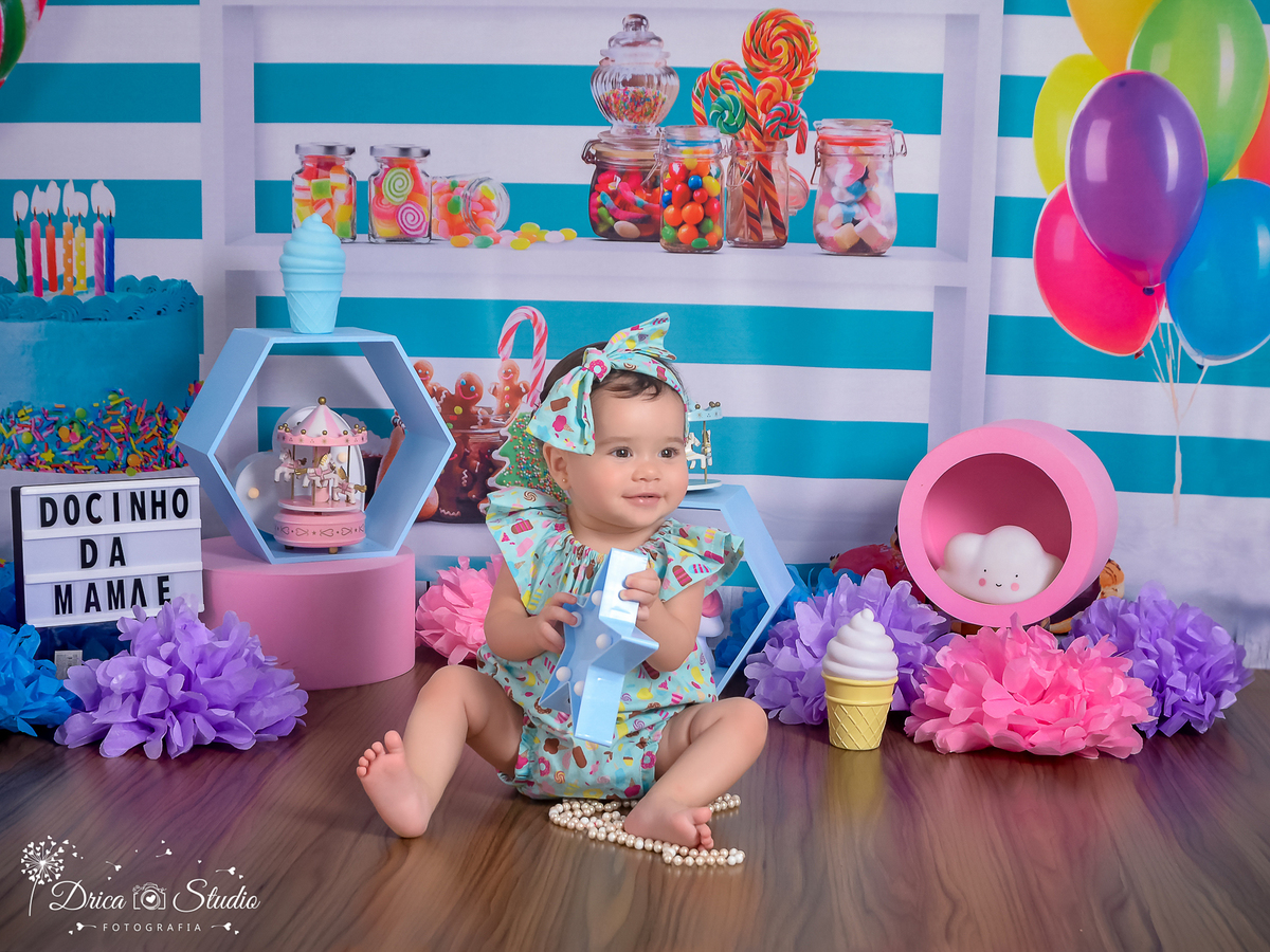 Ensaio infantil-cenário doce-colorido- divertido-docinho da mamãe-gostosura-Body de docinho-Book infantil-acompanhamento-felicidade- carrossel -sorvete- criança-estúdio infantil- Fotografa de família-Fotografa em Xinguara- Drica Studio Fotografia-Pará.