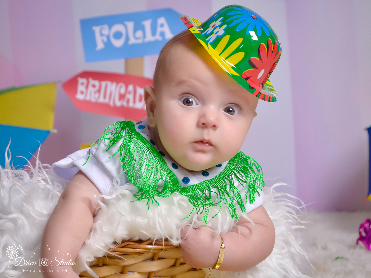 carnaval 2019-Kids-cenário de carnaval-linda-ensaio infantil-meu primeiro carnaval-tiara amarela-fantasia-acompanhamento mensal-a sustado-folia-brincadeira-diversão-Book infantil-Drica Studio-Fotografia- fotografa de família- fotografa em Xinguara-Pará. 