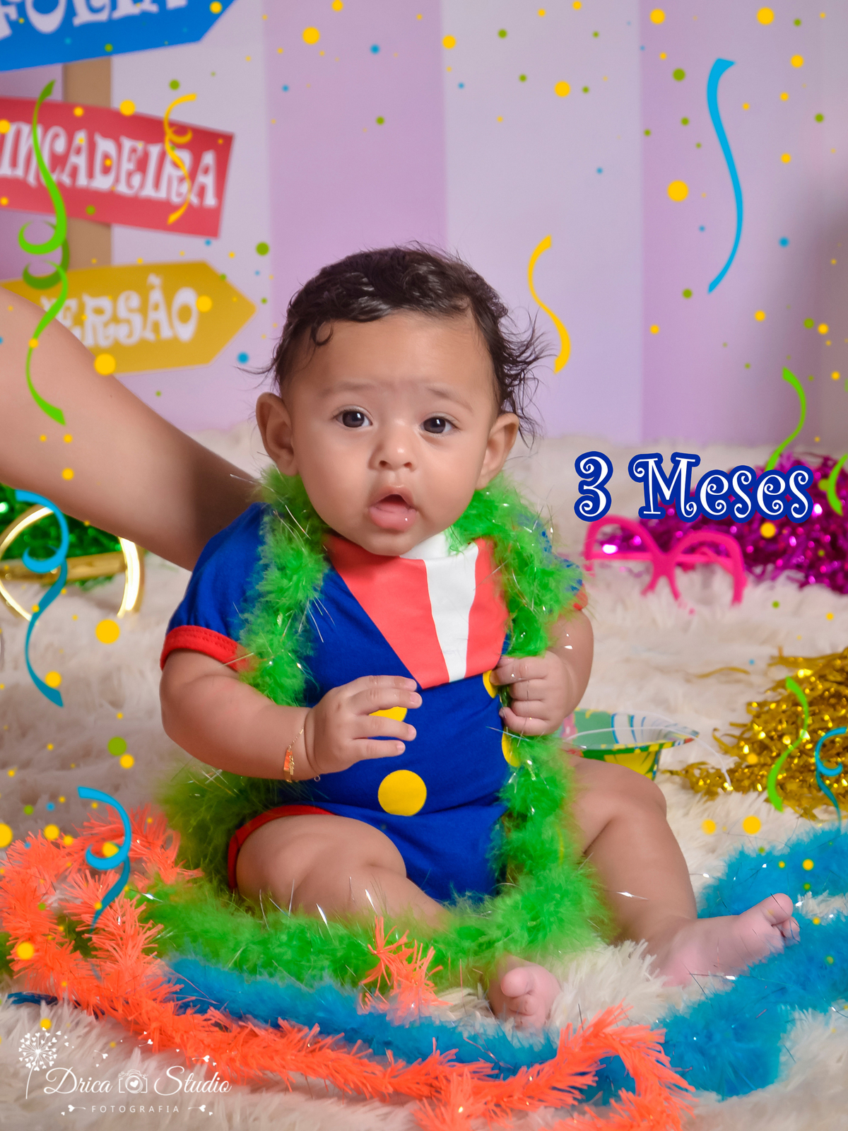 carnaval 2019-Kids-cenário de carnaval-ensaio infantil-meu primeiro carnaval-fantasia-azul confetes-chapéu-acompanhamento mensal-bloco-folia-brincadeira-diversão-Book infantil-Drica Studio-Fotografia- fotografa de família- fotografa em Xinguara-Pará. 