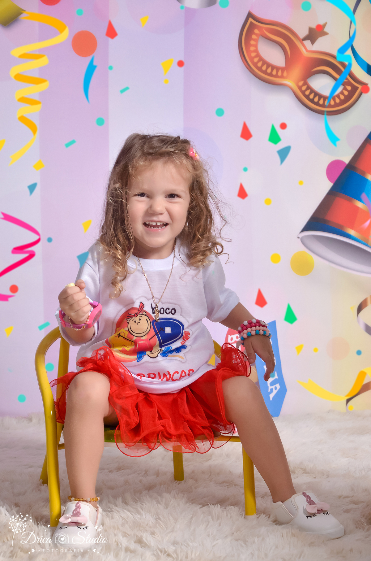 carnaval 2019-Kids-cenário de carnaval-linda-ensaio infantil-folia-alegria-abadá-modelo-mirim-Aysha-talentos brilhantes-acompanhamento mensal-brincadeira-diversão-Book infantil-Drica Studio-Fotografia- fotografa de família- fotografa em Xinguara-Pará. 