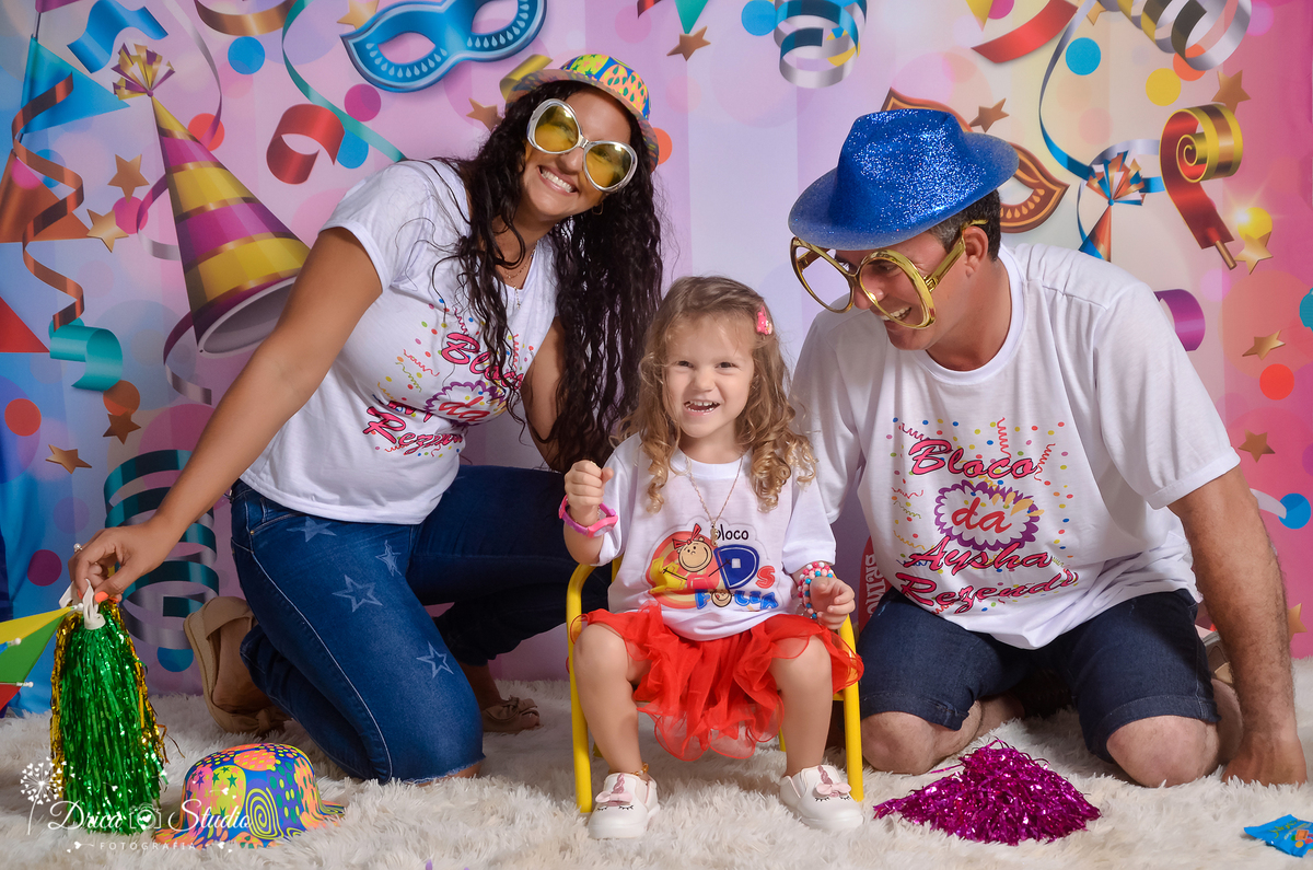 carnaval 2019-Kids-cenário de carnaval-ensaio infantil-abadá-folia-papai e mamãe-modelo-mirim-Aysha-talentos brilhantes-TV-acompanhamento mensal-brincadeira-diversão-Book infantil-Drica Studio-Fotografia- fotografa de família- fotografa em Xinguara-Pará. 