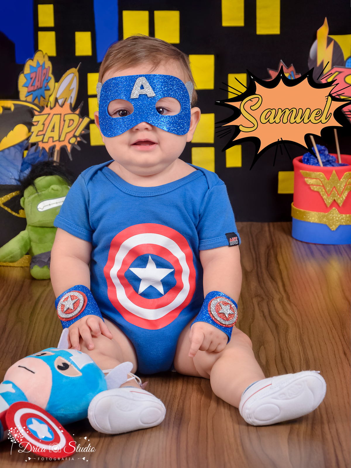 Super bebê-ensaio infantil-foto-super herói capitão América- lindo e de mascara azul-acompanhamento mensal cenário temático-book- mini- sessão Kids-Drica Studio Fotografias-Xinguara Pará.