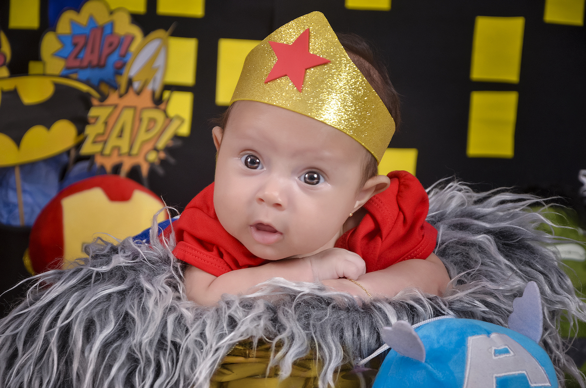 Super bebê-ensaio infantil mulher  maravilha- foto-super herói-acompanhamento mensal- acompanhamento infantil -  cenário - cenário temático-book- mini- sessão Kids-Drica Studio Fotografias-Xinguara  