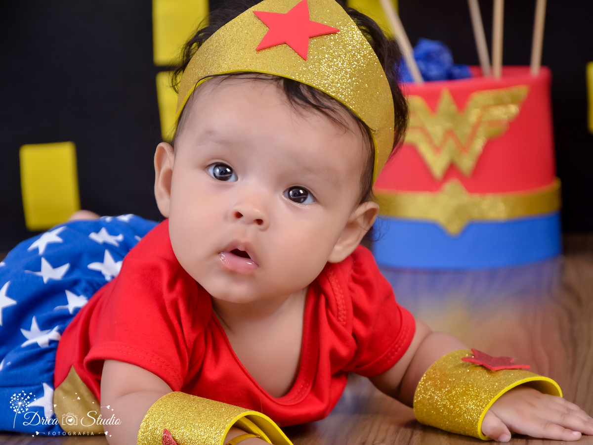 Super bebê-ensaio infantil-foto-super herói-acompanhamento mensal cenário temático mulher maravilha-book- mini-sessão Kids-Drica Studio Fotografias-Xinguara Pará.