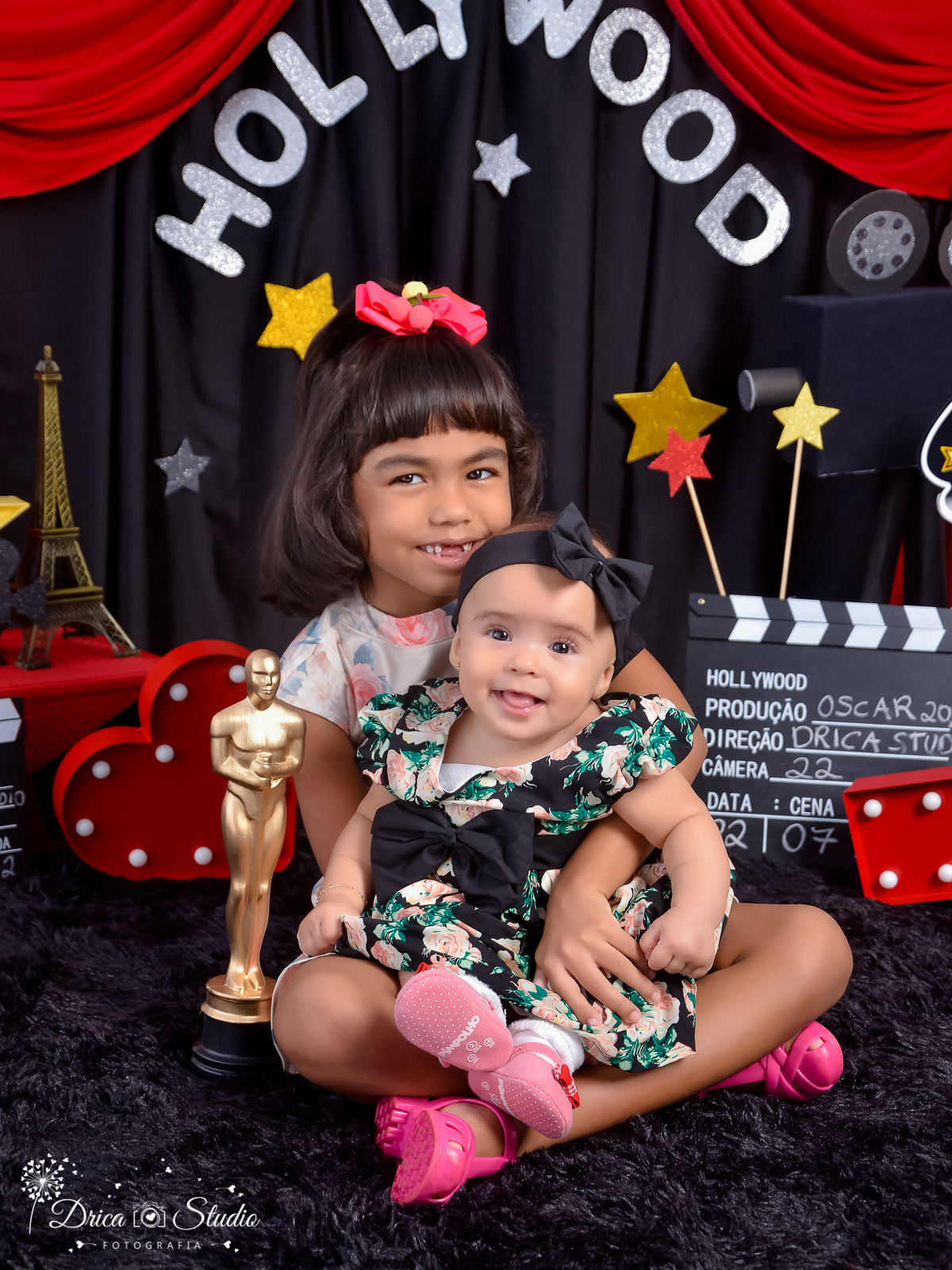 Sessão fotográfica em um ensaio diferente, no tema óscar cenário lindo perfeito e essas irmãs  brilharam no tapete vermelho,  ensaio feito em Xinguara no Pará. Drica Studio fotografias, fotografa de família- melhor fotografa.