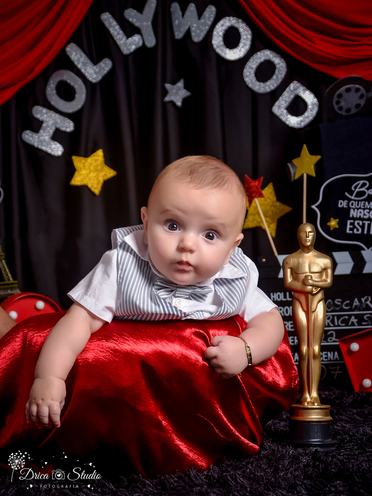sessão infantil-retrato-Troféu  Óscar-e o óscar vai para-estrela da noite-astro de cinema-galã- sorriso lindo-gravata-Hollywood-Book infantil-acompanhamento-criança-estúdio infantil-Fotografa de família-Fotografa em Xinguara-Drica Studio Fotografia-Pará.