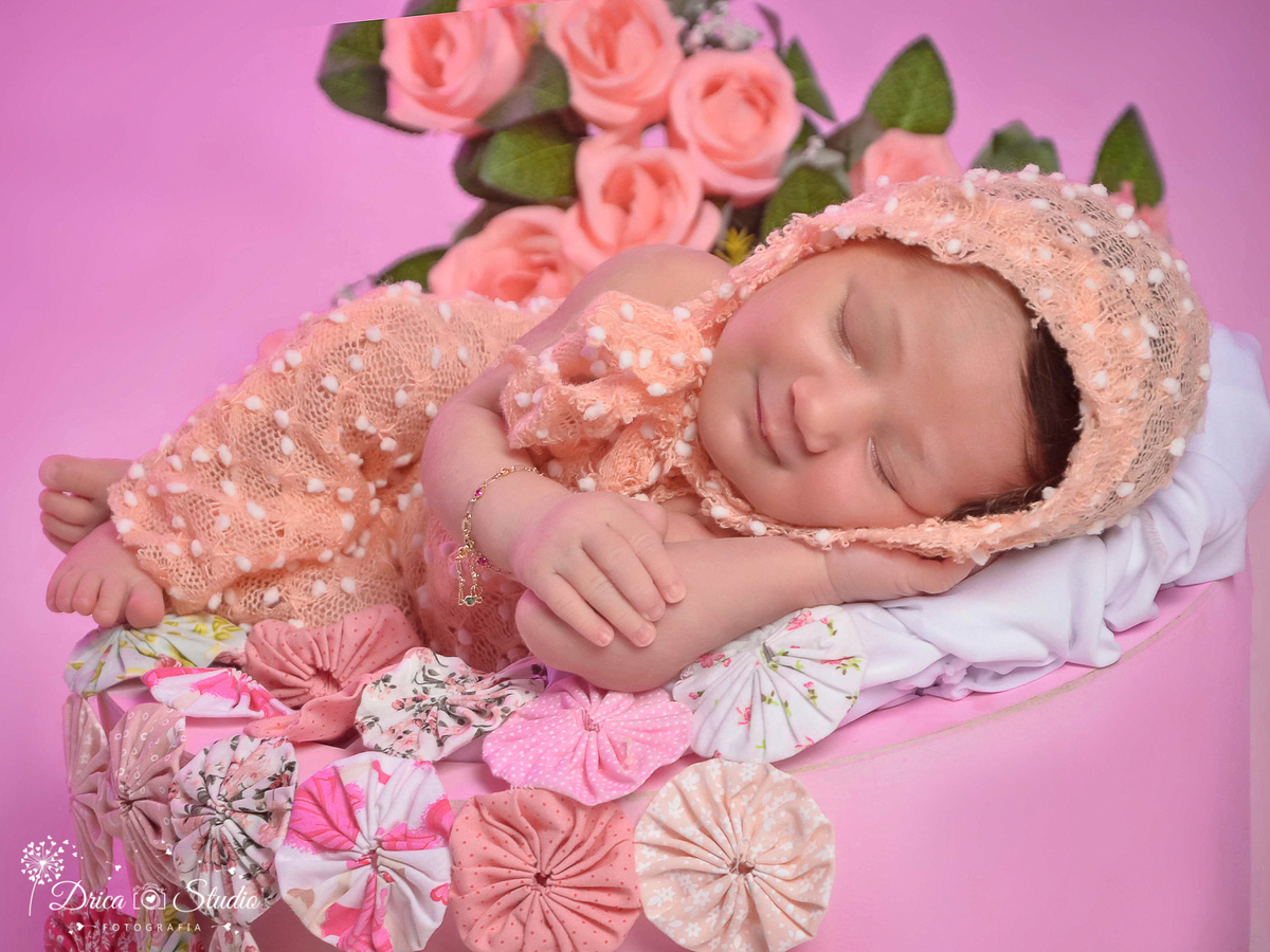 Newborn-ensaio infantil-bebê-recém nascido-dormindo-roupinha linda-sorrindo-ensaio de família-acompanhamento mensal-baby-dormindo-fotografa de newborn em Xinguara-Drica Studio Fotografias-fotografa em Xinguara-Para.