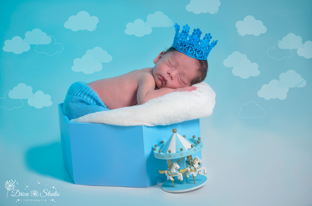 Newborn-ensaio infantil-bebê-recém nascido-dormindo-headband-ensaio de família-acompanhamento mensal-baby-dormindo-fotografa de newborn em Xinguara-Drica Studio Fotografias-fotografa em Xinguara-Para.